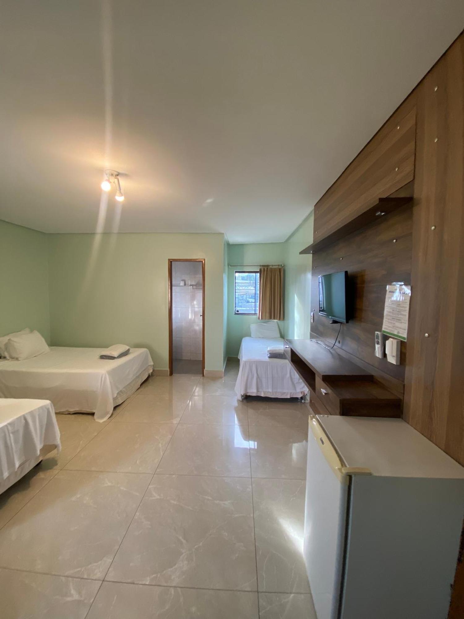 Hotel Mendes Azevedo กัวยาเนีย ภายนอก รูปภาพ